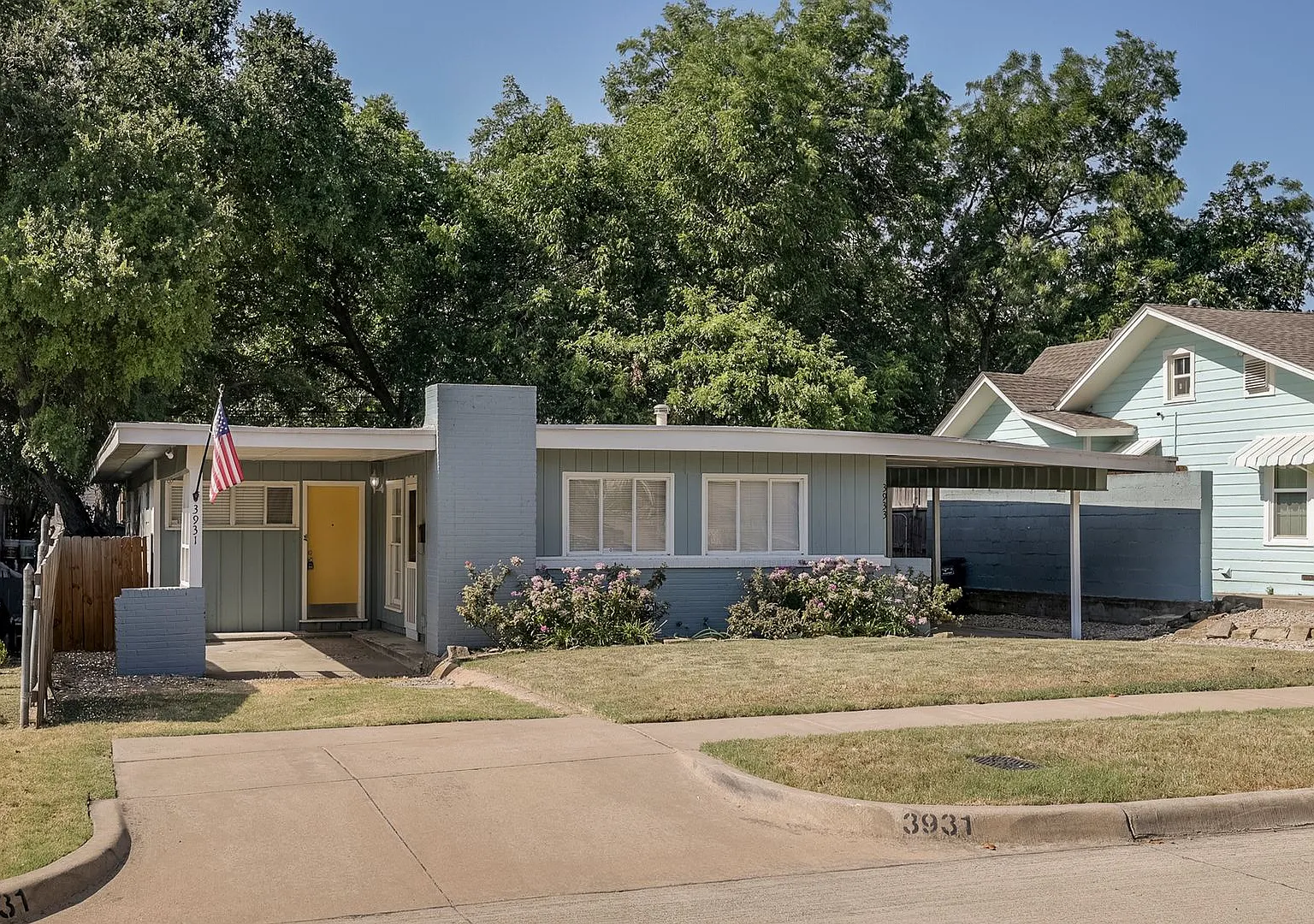 3933 Dexter Ave — Photo 1