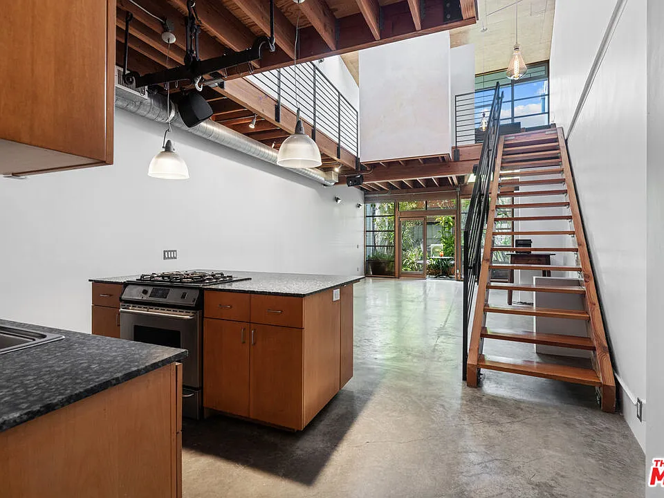1130 5th Ave