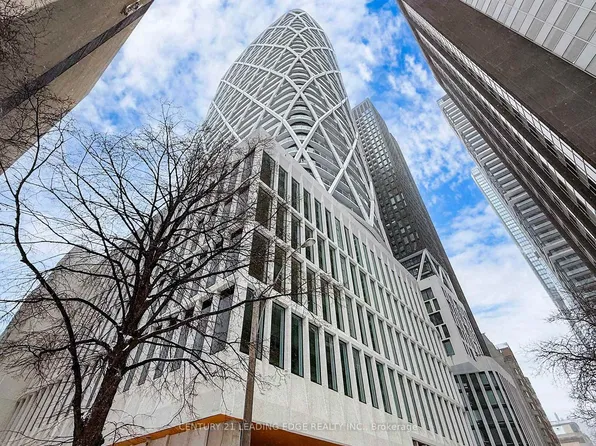 230 Simcoe St #2212, Toronto, ON M5T 0G7