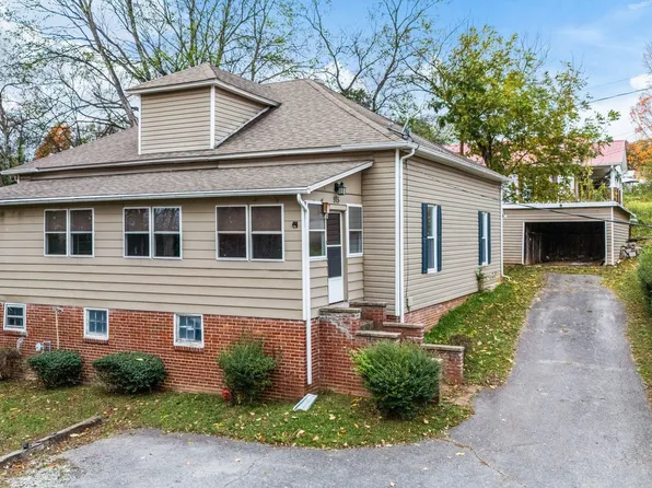 915 Mill St, Dandridge, TN 37725