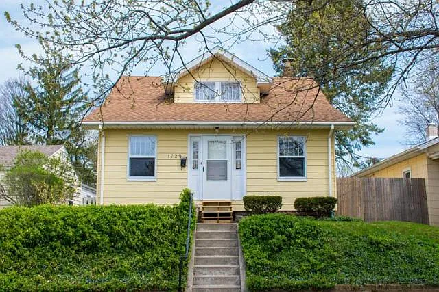 1729 E Fox St photo 1