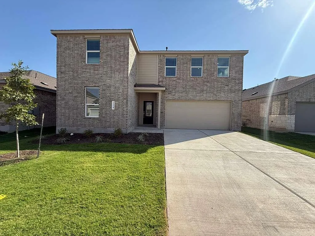 5 bed, 4.0 bath, 3027 sqft, $2,999 — Photo 1
