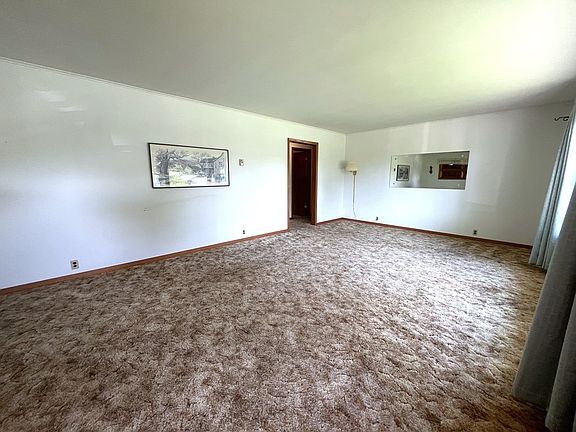4th image of 829 W 18th St