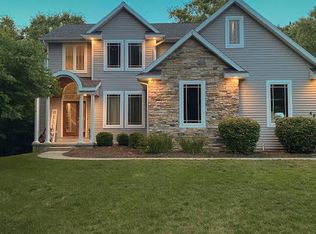 4505 Deerhaven Park Dr, Lowell, MI 49331