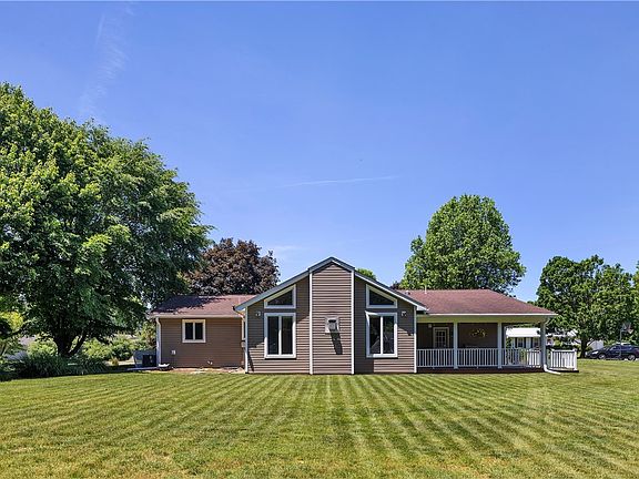 5th image of 16 Aylesworth Way