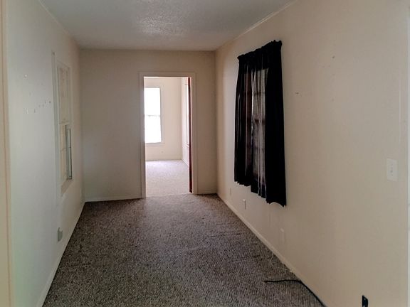 5th image of 712 W 5th St