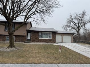 715 James Wittchen Dr, Schererville, IN 46375
