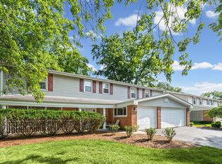 3822 Knight St, Glenview, IL 60025