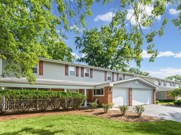 3822 Knight St, Glenview, IL 60025