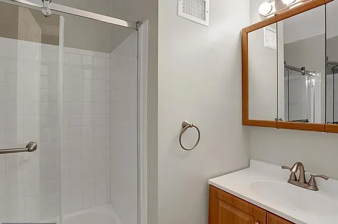 3 bed, 3.5 bath, 1457 sqft, $2,995 — Photo 4