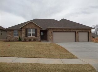 601 E Katella Cir, Nixa, MO 65714