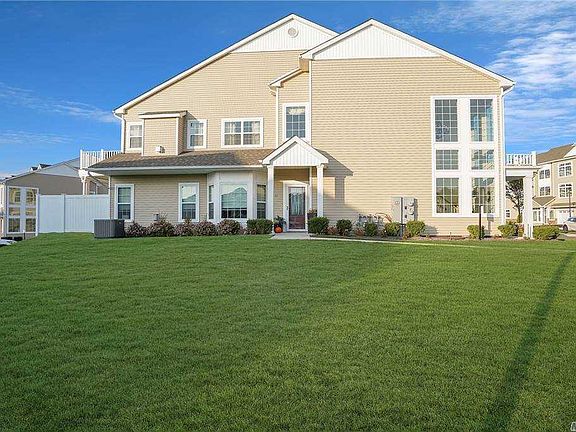5th image of 80 Halley Dr
