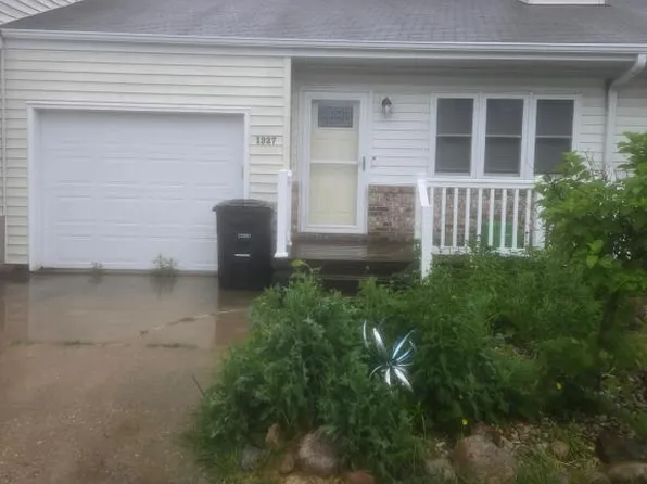 1327 E Monroe St, Mount Pleasant, IA 52641