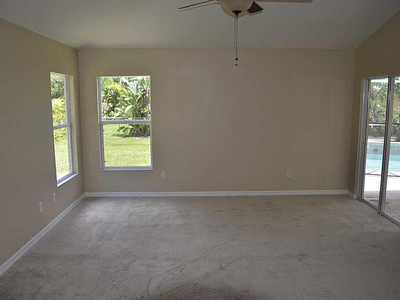 5th image of 701 NW Fairhaven Drive