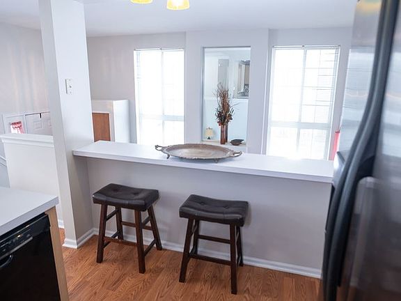 3rd image of 6335 Fremont Dr #6335