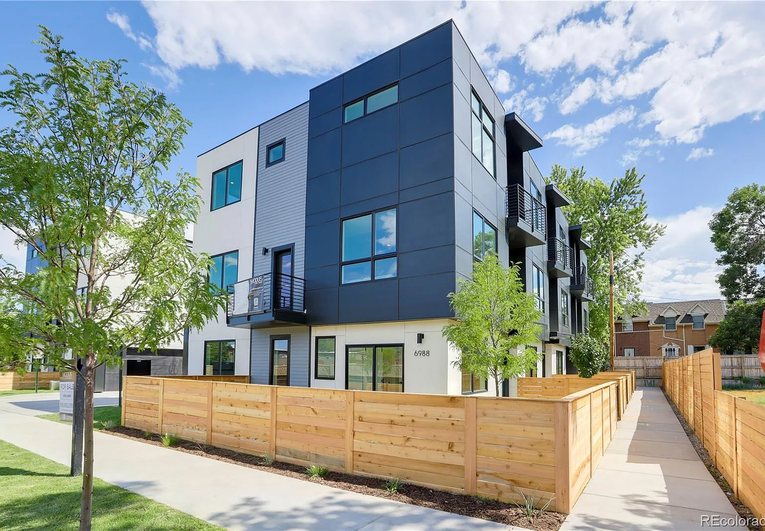 Pin High Townhomes — Photo 1