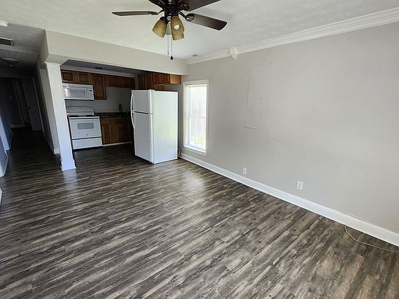 4th image of 109 13th St NE