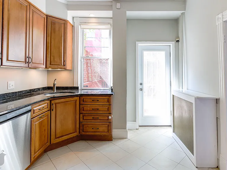 742 Harvard St NW — Photo 21