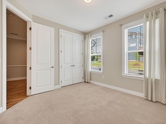 4th image of 804 Patriot Summit Ln