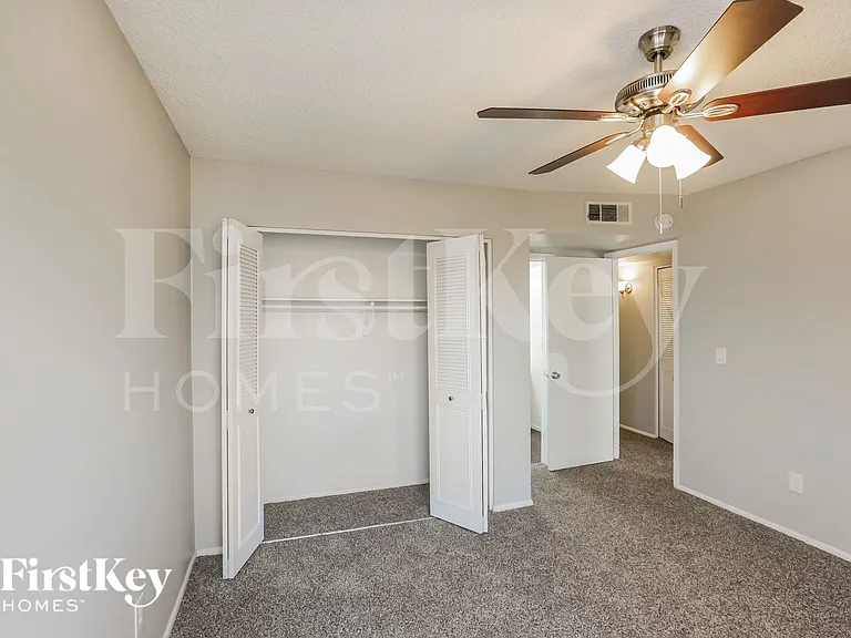6849 W Yucca St — Photo 9