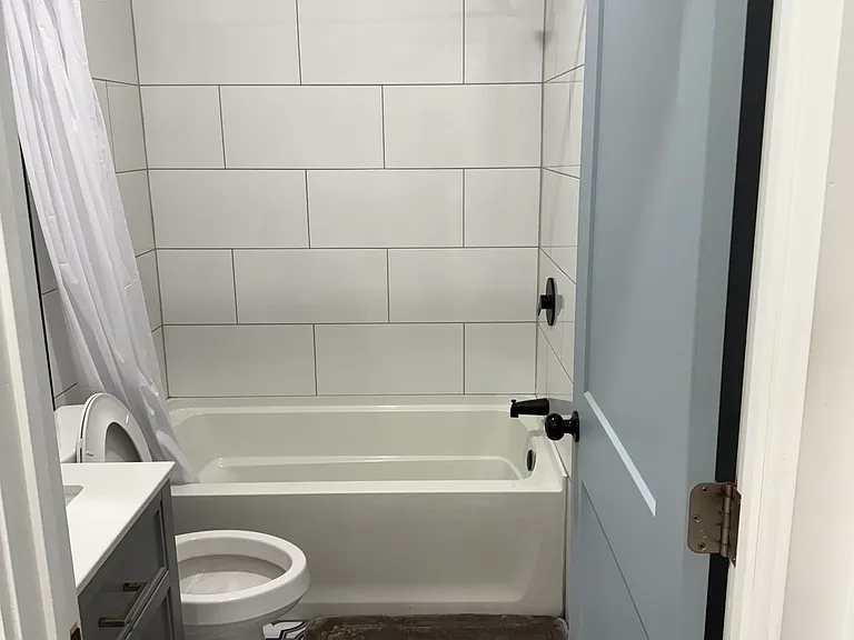 1744 Reynolds St — Photo 3