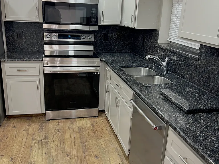 8434 Finwood Ave — Photo 4