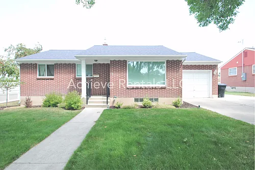 521 E 1000 N #A-D Photo 1