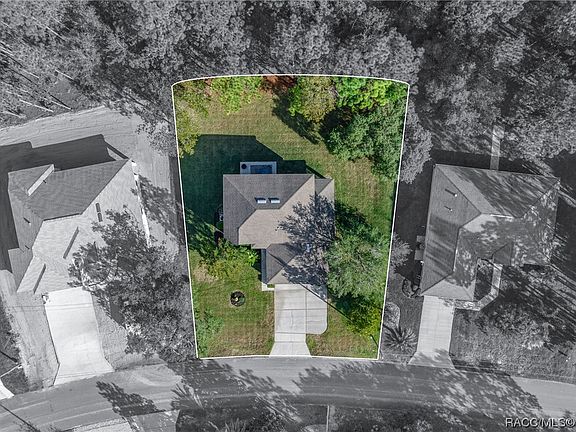 3rd image of 12 Paw Paw Ct S