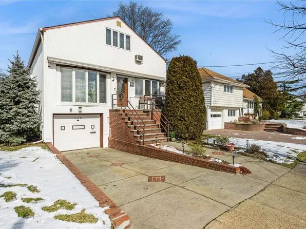 338 W Cortland Avenue, Oceanside, NY 11572