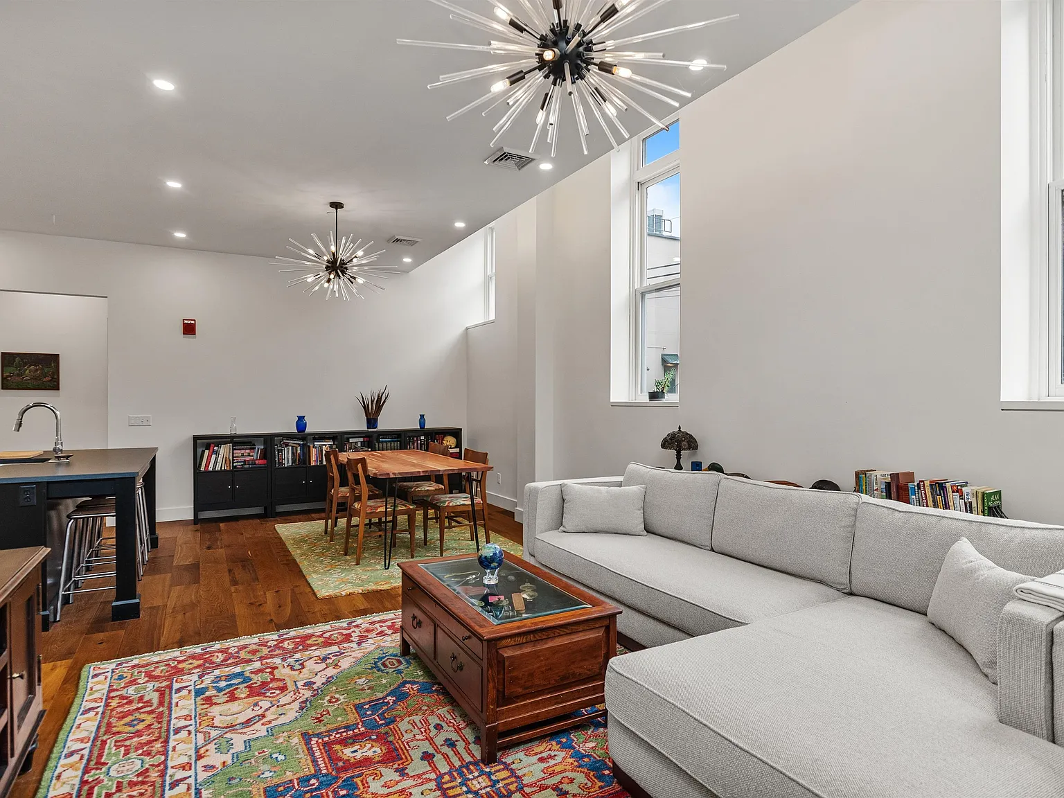 2 bed, 1092 sqft, $3,600 — Photo 2