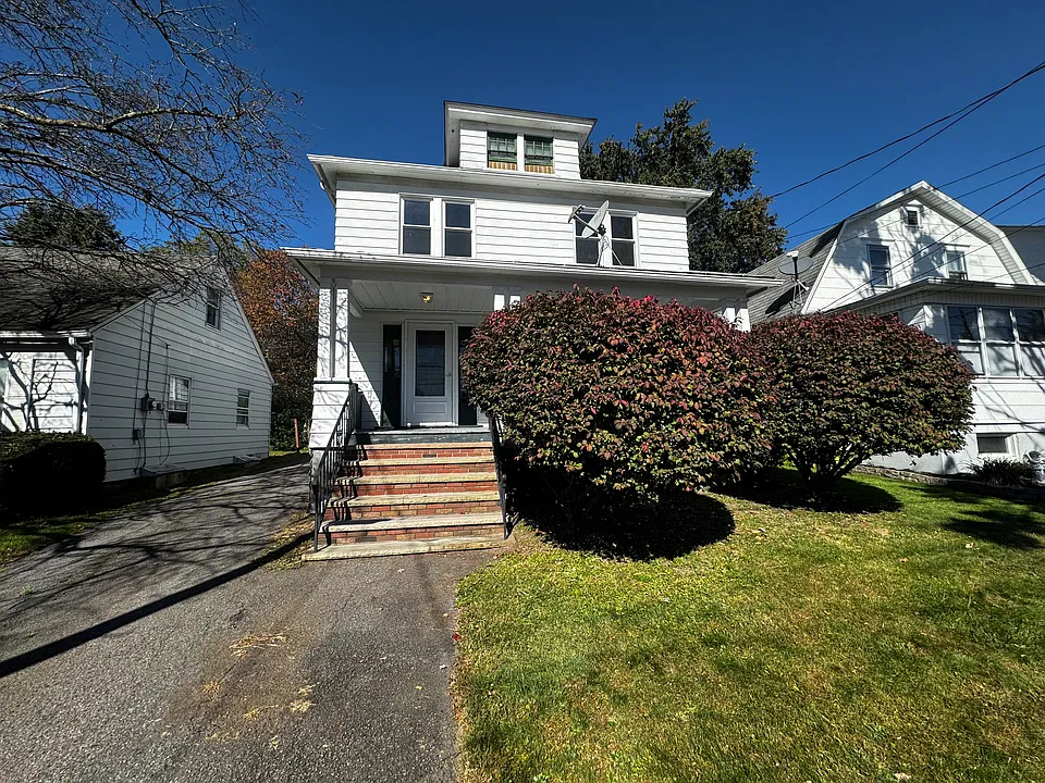 1280 Murray St