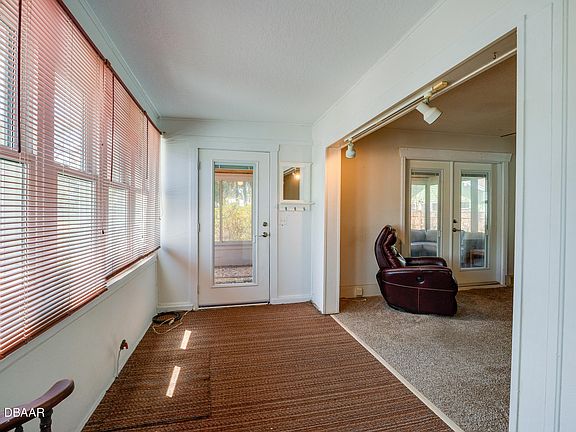 4th image of 715 Neal St