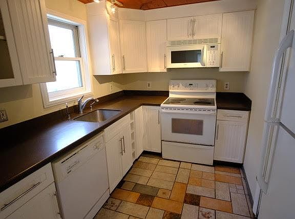 2nd image of 37 Forbes St #B