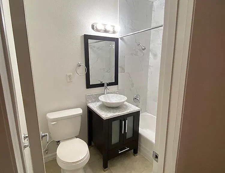 1520 S Casino Center Blvd #27 — Photo 4