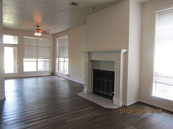 5th image of 501 NW Fairway Villas Dr