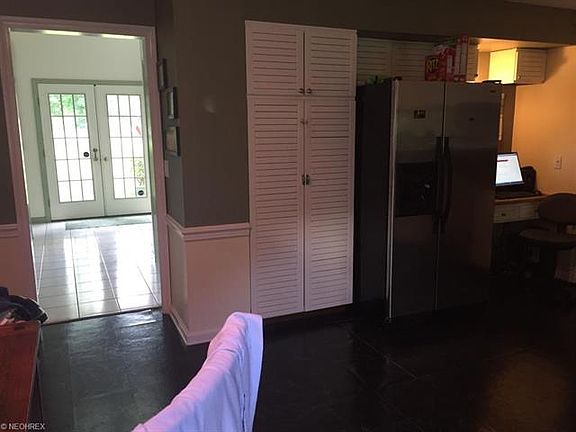 4th image of 971 Colonial Dr