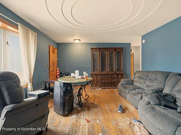 3rd image of 100 Valley View Ter