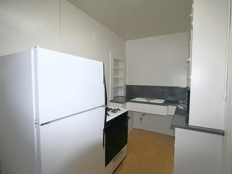 George Wolf Apts — Photo 5