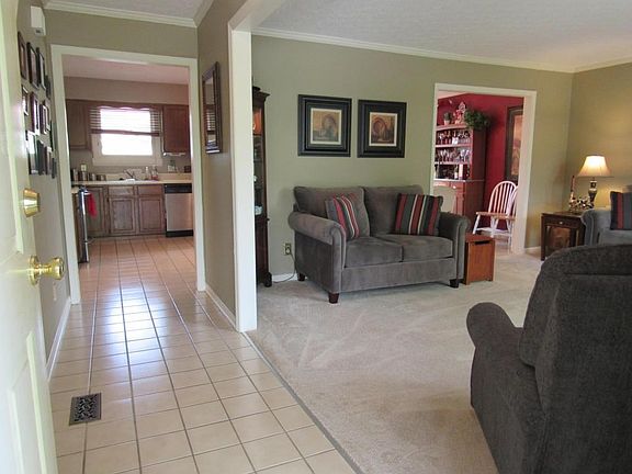 5th image of 7609 Deer Creek Dr