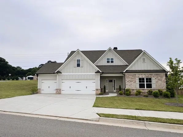 111 Cherokee Rose Ln, Hoschton, GA 30548