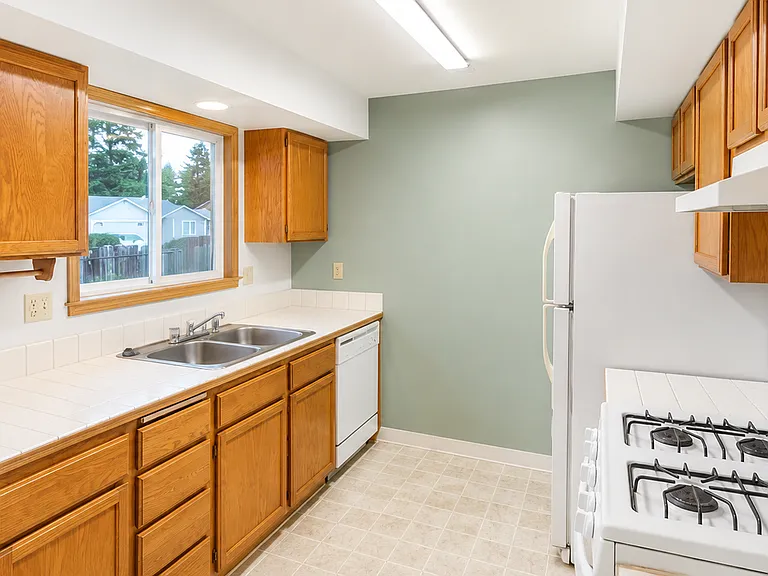 2330 Adkins Ct — Photo 6