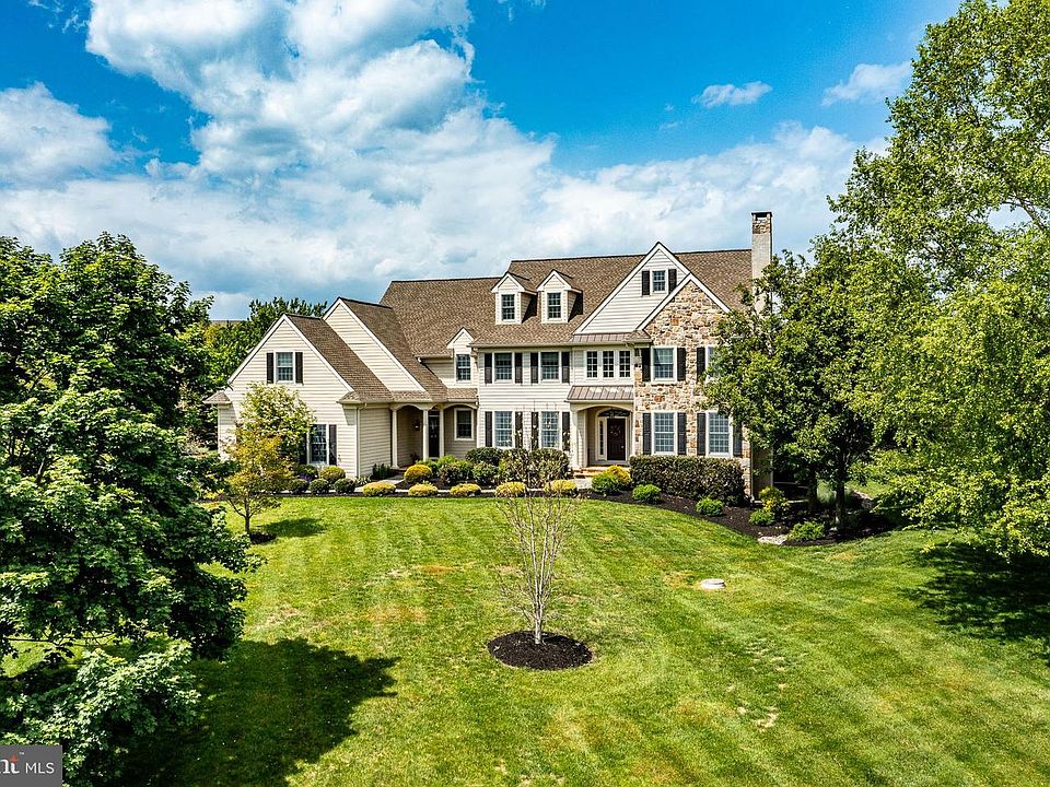 1st image of 301 Lisa Ln