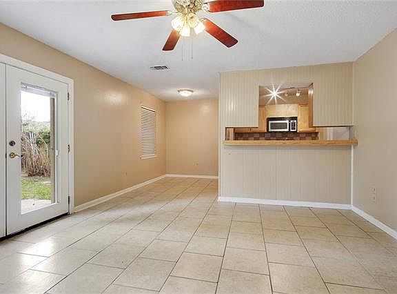 3rd image of 2213 Westmere St