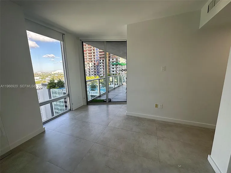 1010 SW 2nd Ave #1208 — Photo 12
