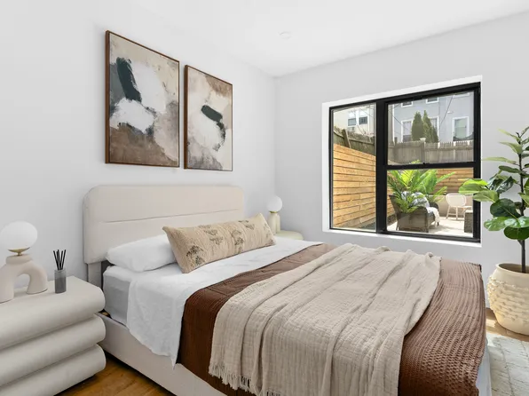 256 Putnam Avenue image 8 of 14