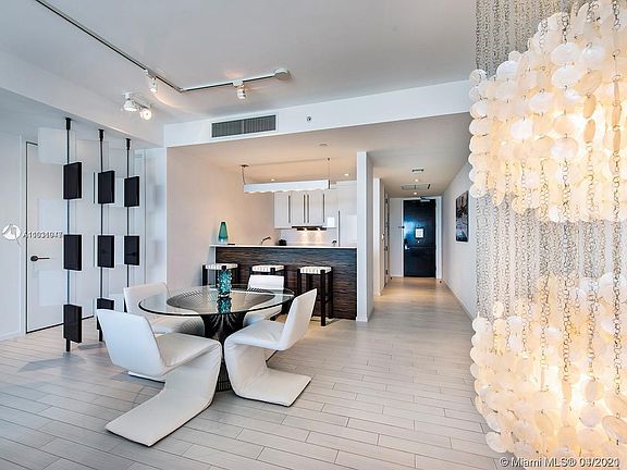 5th image of 2201 Collins Ave #1519
