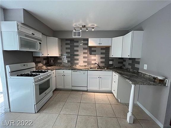 3rd image of 3911 Torsby Pl