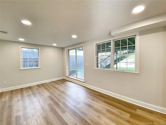 3rd image of 96 Cold Spring Rd #1