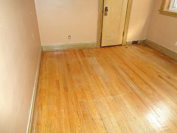 5th image of 6631 S Maplewood Ave