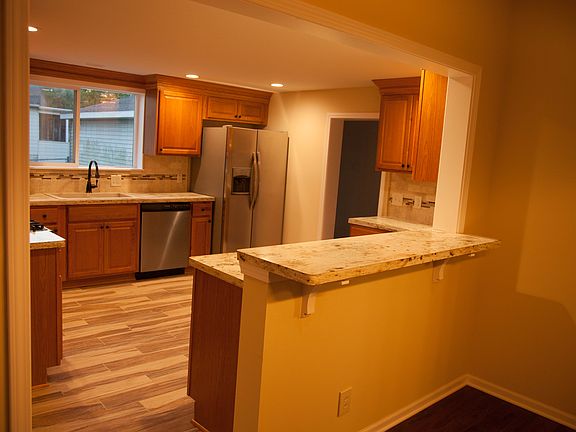 3rd image of 522 S Vermillion St